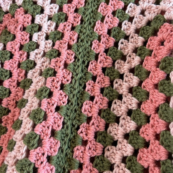 Crochet cottagecore cardigan - Picture 3 of 4